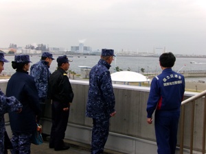 管理棟より防災拠点全体を視察