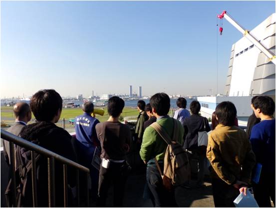 ３階ベランダより防災拠点全体を視察