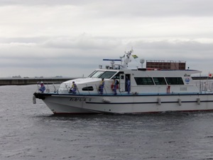 横浜本局より先遣隊が「たかしまⅡ」にて到着