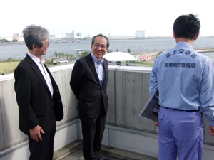 川崎市三浦副市長が視察されました。