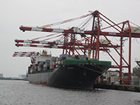 ���R���e�i�^�[�~�i���i�����`�j�ɐڊ݂���R���e�i�D�B